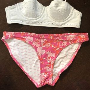 Lilly Pulitzer floral bikini bottoms 🌸